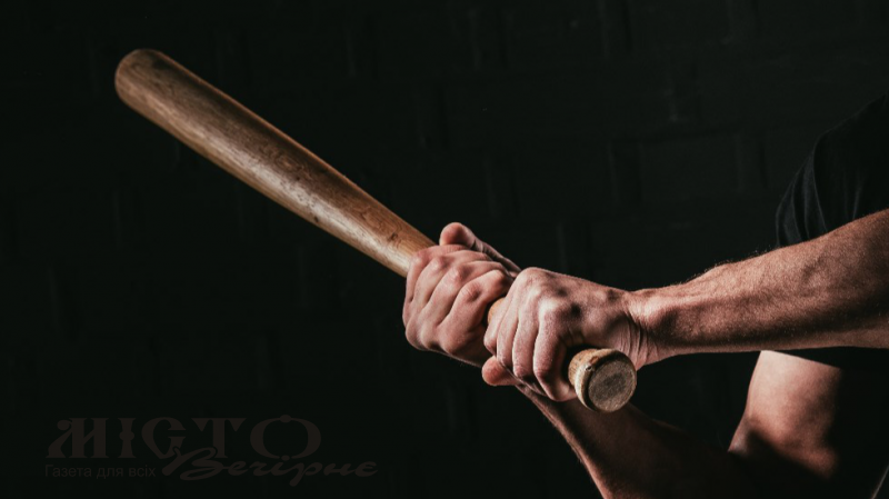 На Волині чоловік вдарив ексдружину палицею за курячу клітку: як його покарали 