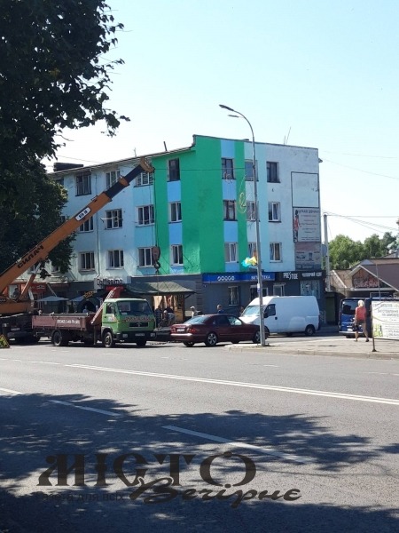 У Володимирі в історичному центрі міста розпочали демонтаж зовнішньої реклами 