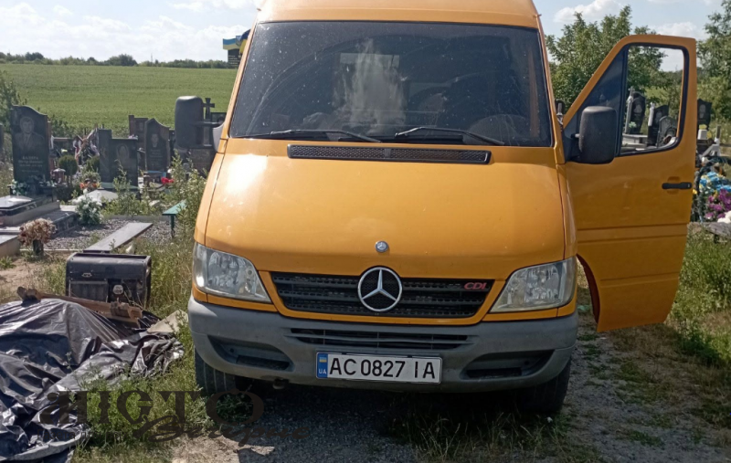 Біля кладовища у Нововолинську помітили незаконне звалище будівельного сміття 