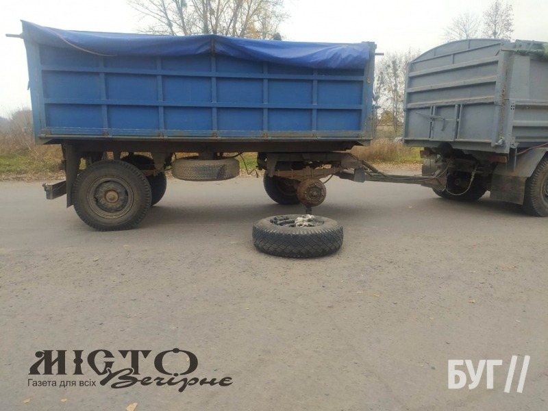 У Володимирі від вантажівки під час руху відвалилося колесо 