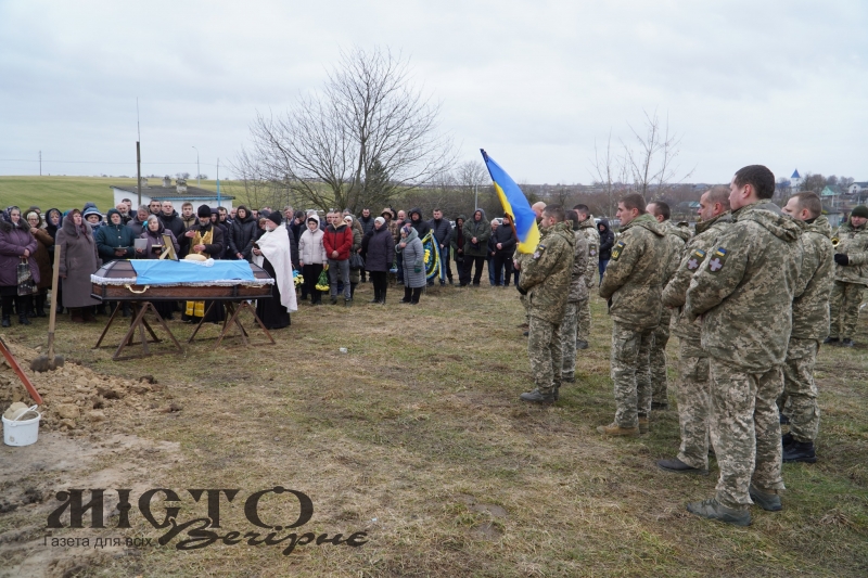 У Володимирі в останню дорогу провели полеглого воїна Петра Янкевича 