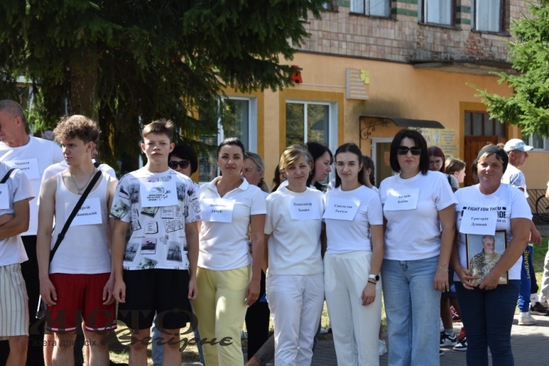 В Іваничах відбувся щорічний забіг “Шаную воїнів, біжу за Героїв України” 