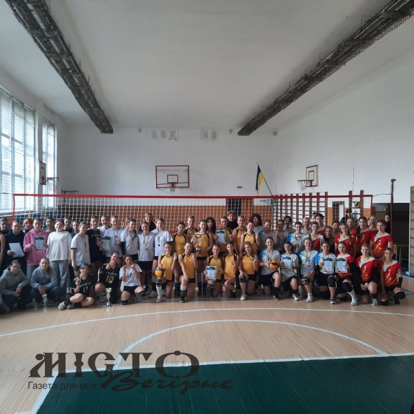 Спортсменки з Володимира здобули срібло на змаганнях з волейболу 