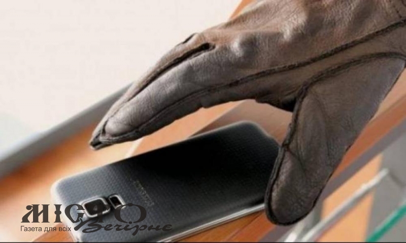 У Володимирі чоловік вкрав телефон і переказав собі 51 тисячу гривень 