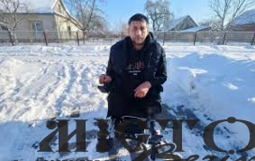 Ветерану з Володимирської громади передали крісло колісне з електроприводом 