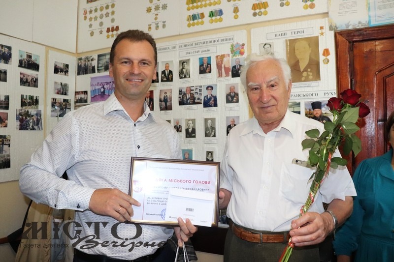 Міський голова Володимира привітав з 80-річчям ветерана праці Миколу Селецького 
