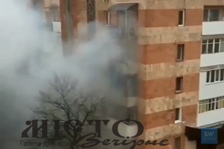 У Нововолинську – пожежа в багатоповерхівці, є потерпілий 