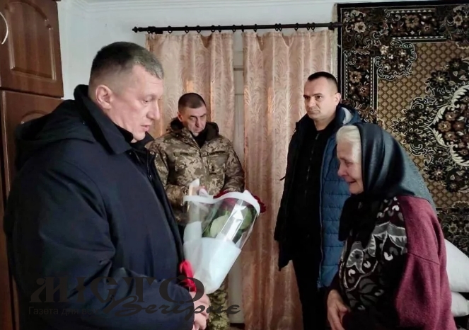 Матері загиблого воїна з Локачинської громади вручили орден «Хрест Героя» 