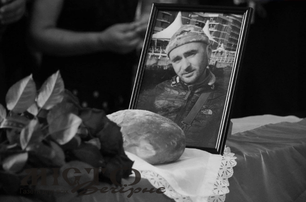 Володимирська громада провела в останню дорогу загиблого воїна Дмитра Матіюка 