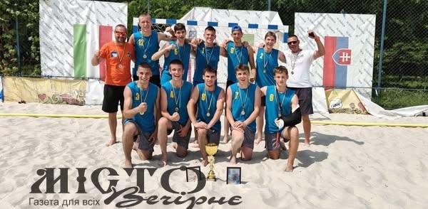 Спортсмени з Нововолинська стали триразовими чемпіонами України з пляжного гандболу 