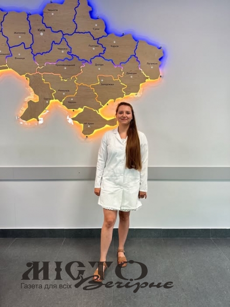 Від інтернки до лікарки: випускниця Львівського медуніверситету залишилася працювати у Володимирському ТМО 
