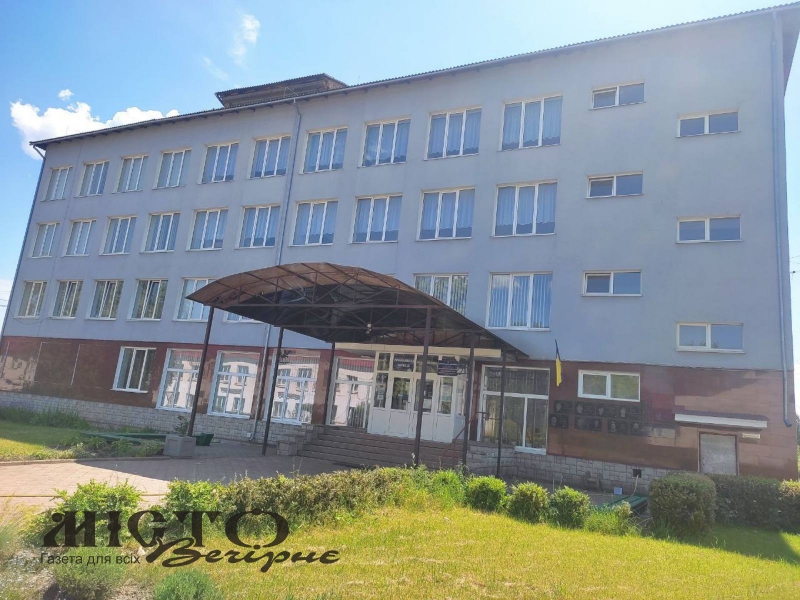 У Нововолинському центрі профосвіти відремонтують дах їдальні 