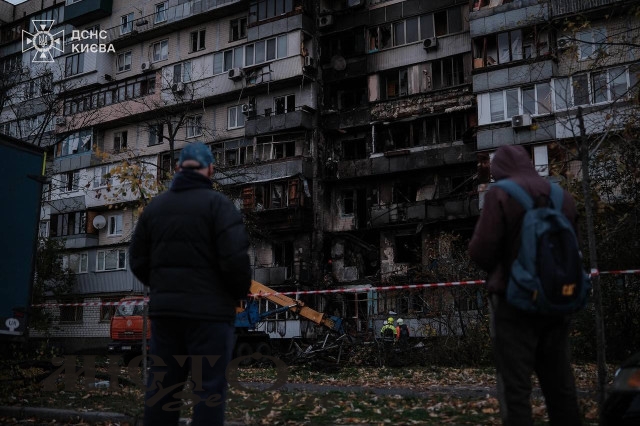 У трьох районах Києва через російську атаку пошкоджена житлова інфраструктура, загинули люди - новини Володимир-Водинського У трьох районах Києва через російську атаку пошкоджена житлова інфраструктура, загинули люди