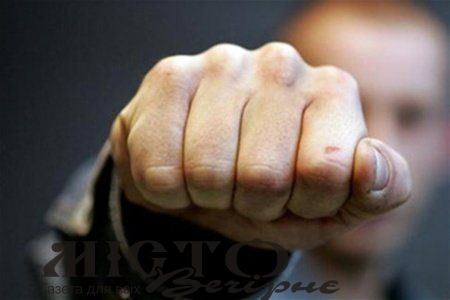 Волинянин жорстоко побив сусідку: суд направив його на примусове лікування 