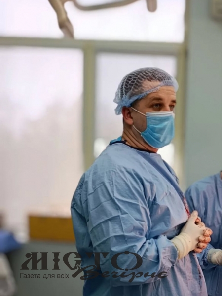 У Володимирі лікарі успішно провели складну операцію з індивідуальним 3D-протезом 
