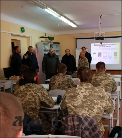 У Володимирському педколеджі представили роботу сучасного осередку «Захист України» 