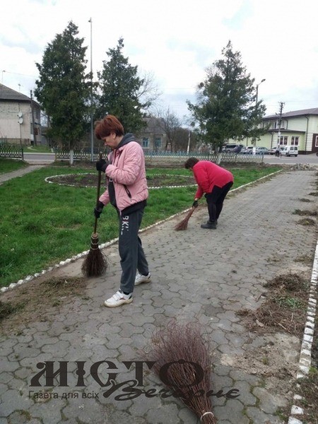 В Устилузі провели акцію та прибрали місто до свята 