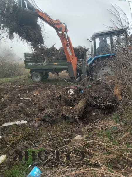 Неподалік села Новосілки жителі Володимирської громади облаштували стихійне сміттєзвалище 