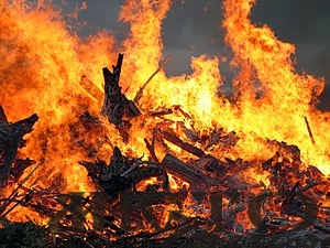 У селі Хмелівка Зимнівської громади горіла дерев’яна господарська споруда 