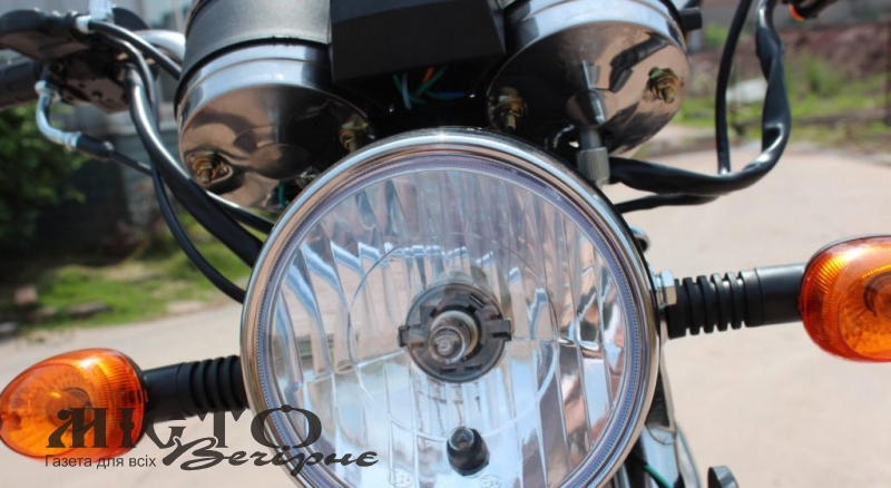 У Володимирській громаді неповнолітній їздив без прав на незареєстрованому мотоциклі 