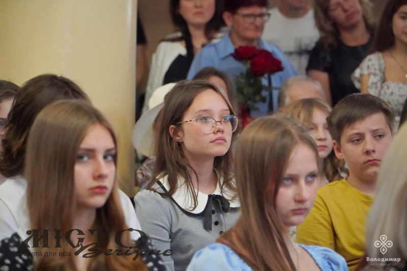 У Володимирі відбувся випускний у дитячій художній школі 