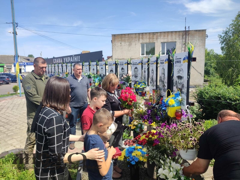 У Локачах посмертно нагородили військового Павла Шумчука 
