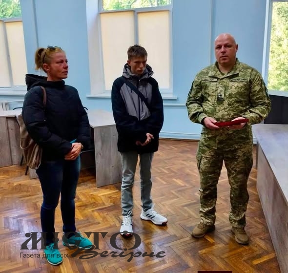 В Оваднівській громаді родинам загиблих Героїв вручили ордени «За мужність» - новини Володимир-Водинського В Оваднівській громаді родинам загиблих Героїв вручили ордени «За мужність»