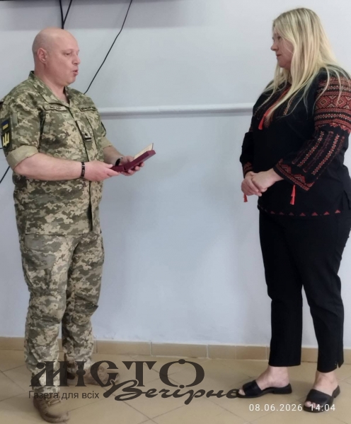 В Устилузі дружині загиблого захисника Володимира Рекуновича вручили орден «За мужність» - новини Володимир-Водинського В Устилузі дружині загиблого захисника Володимира Рекуновича вручили орден «За мужність»