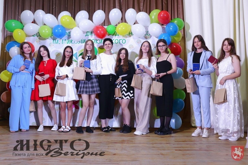 У Володимирі випускники художньої школи отримали атестати 