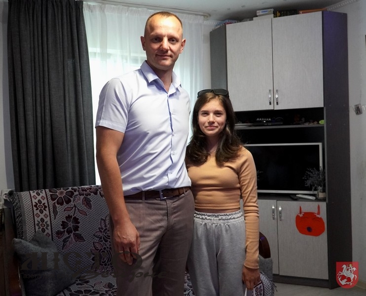 У Володимирі привітали з днем народження доньку загиблого учасника АТО Ігоря Упорова 