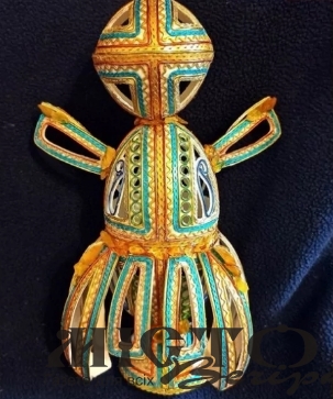 Митець із Володимира Анатолій Бойко змайстрував ляльку-мотанку з гусячих яєць 