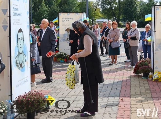 Банери з портретами загиблих героїв встановлять на площі у Володимирі 