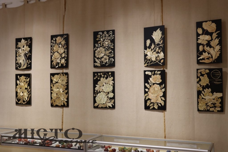 У Володимирі відкрили виставку картин із соломи Вікторії Бондаренко 