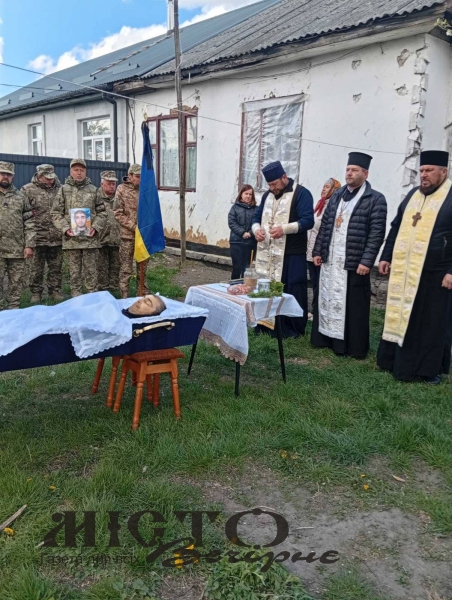  В Оваднівській громаді попрощалися з ветераном війни Михайлом Сютриком 