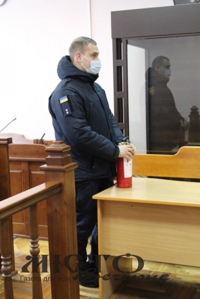 Володимир-Волинські рятувальники нагадали охоронцям та працівникам місцевого суду про пожежну безпеку 
