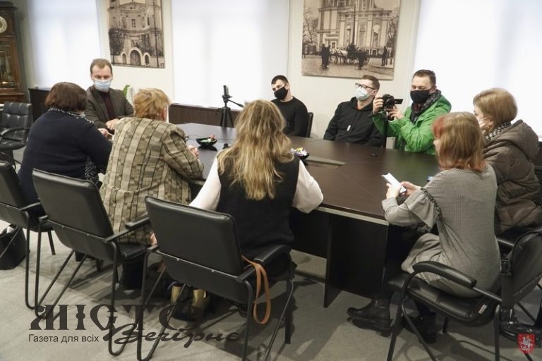 Продані акції колишнього цукрового заводу, ситуація в лікарні, вільні залишки міського кошторису обговорювали представники ЗМІ з міським головою 