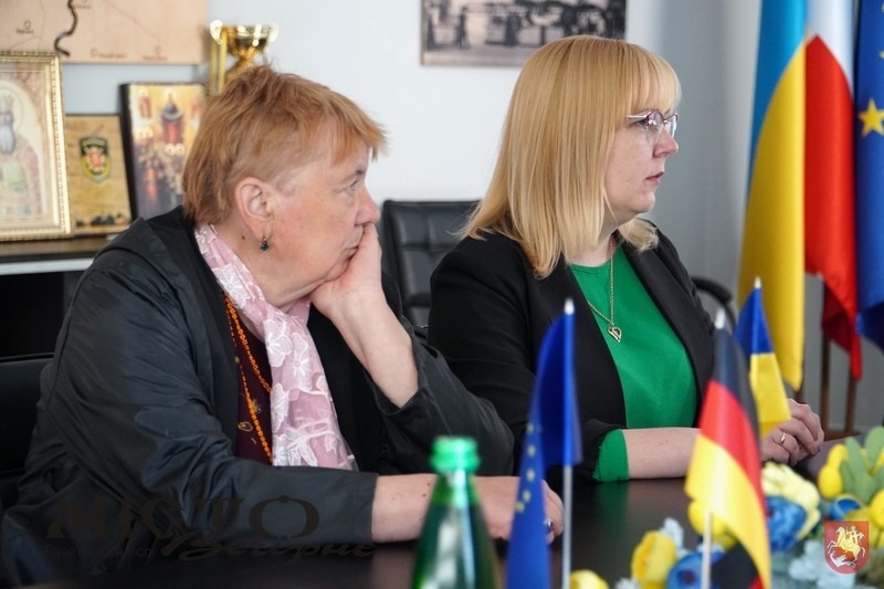 Вартість проїзду в маршрутках, ремонт вулиці Зимнівської та стан дитячих майданчиків обговорювали журналісти з очільником міста  