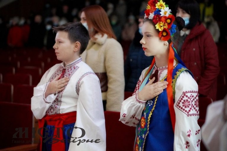 Відбулися урочисті збори і концерт до Дня Соборності України 