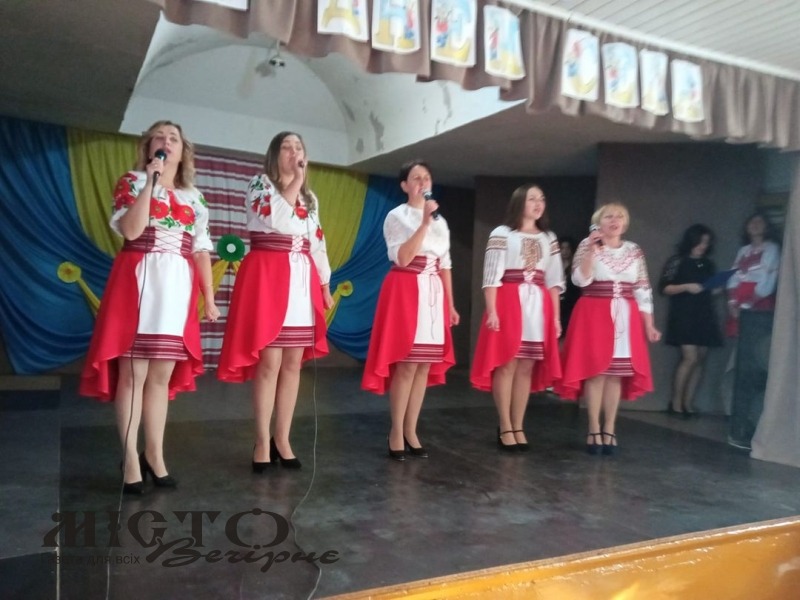 Осінньою позолотою і радісним настроєм вітали в Сельці із Днем села 