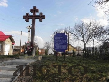 ВТРАЧЕНІ СВЯТИНІ. МИХАЙЛІВСЬКИЙ МОНАСТИР І МОНАСТИР СВЯТОГО ОНУФРІЯ 