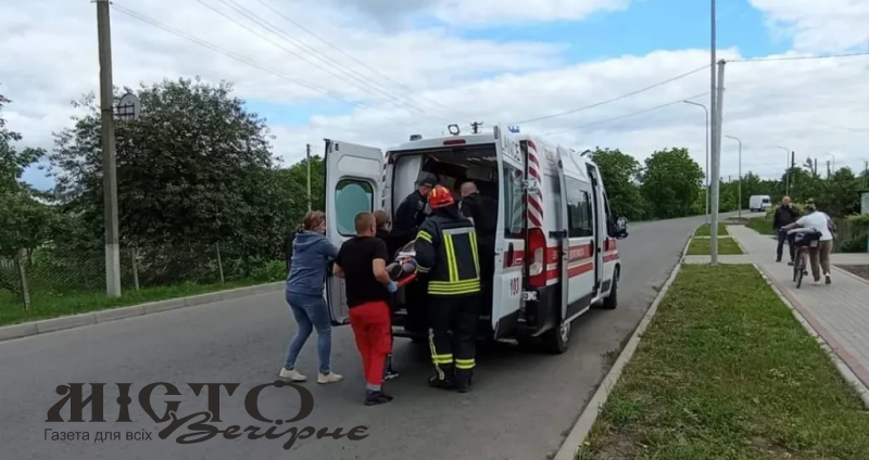 У Володимирі рятувальники надали допомогу жінці, яка потрапила в автопригоду 