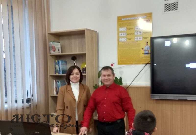 Учні ліцею №3 Володимира спілкувалися з інженером з Сан-Франциско 