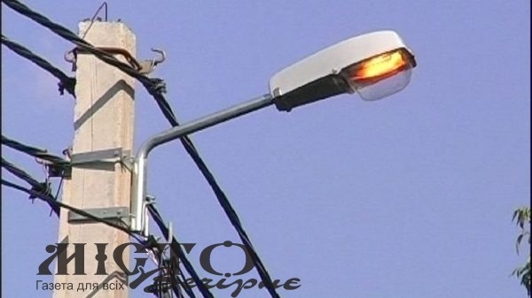У Кремеші замінять лампи вуличного освітлення 