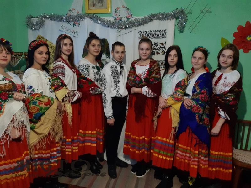 Талановита руснівська молодь вітатиме односельців з Різдвом 