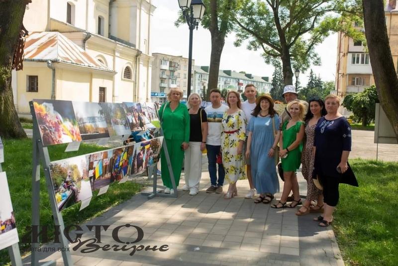 Фотовиставку « Дні світла» презентували у Володимирському історичному музеї 