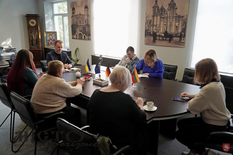 Допомога військовим формуванням та планові весняні роботи: основний акцент брифінгу міського голови з представниками ЗМІ 