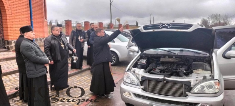 Духовенство Затурцівського благочиння придбало авто для капеланів 