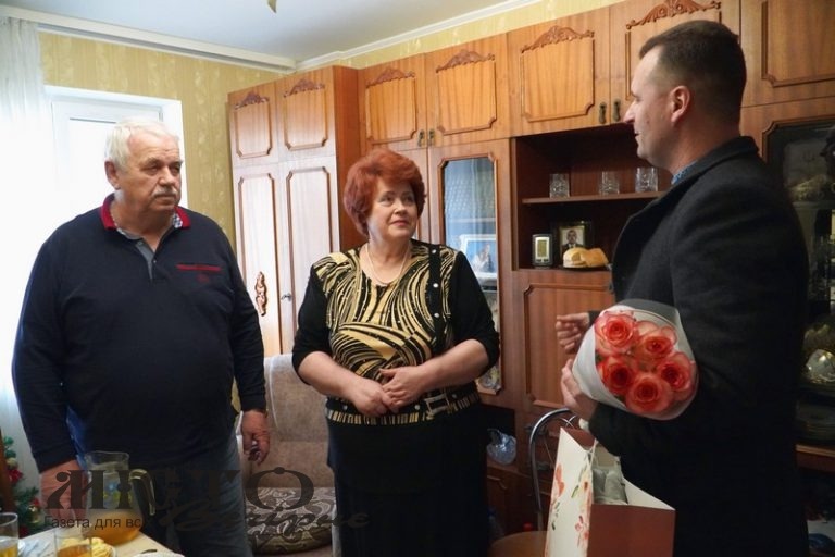 Подружжя володимирчан привітали із золотим весіллям 