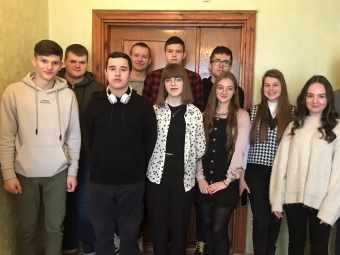 Призери олімпіад (справа- наліво ( перший ряд) Дарина Мисіюк, Анастасія Марчак, Наталія Маслюк, Андрій Бойко, Андрій Никонюк. Верхній ряд: Софія Шипелик, Влад Ничипор, Назар Лущакевич, Богдан Фель, 