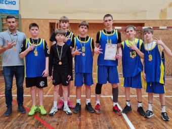 Юні баскетболісти з Локачів здобули «бронзу» чемпіонату Волині серед юнаків - новини Володимир-Водинського Юні баскетболісти з Локачів здобули «бронзу» чемпіонату Волині серед юнаків